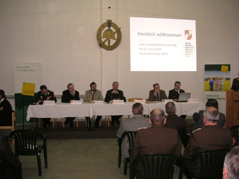 Abschnittsfeuerwehrtag in der Fahrzeughalle der FF Gföhl am 8.4.2006