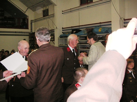 Franz Aschauer, FF Gföhl (mit Präs. Penz) - 50 Jahre Mitglied der FF Gföhl