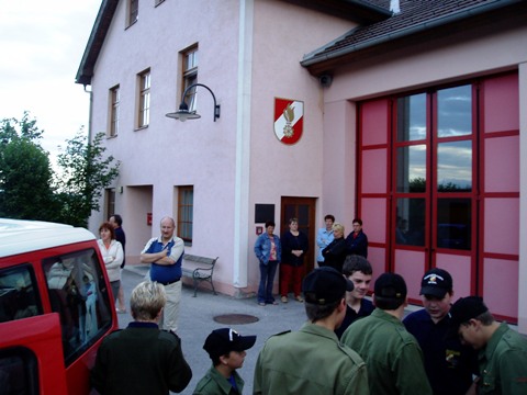 Abfahrt am Donnerstag, 7. Juli 2005, um 6 Uhr früh vom Feuerwehrhaus in Gföhl