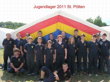 Foto Lagergruppe - Vorne liegend: Jakob Mistelbauer, vorne: Werner Mistelbauer, Lucas Mayr, Pirmin Mistelbauer, Fabian Mistelbauer, Tim Hofmann, Julia Allinger, Tessa Wober, Isabella Allinger, Carina Allinger, hinten: Kdt Engelbert Mistelbauer, Oliver Kel